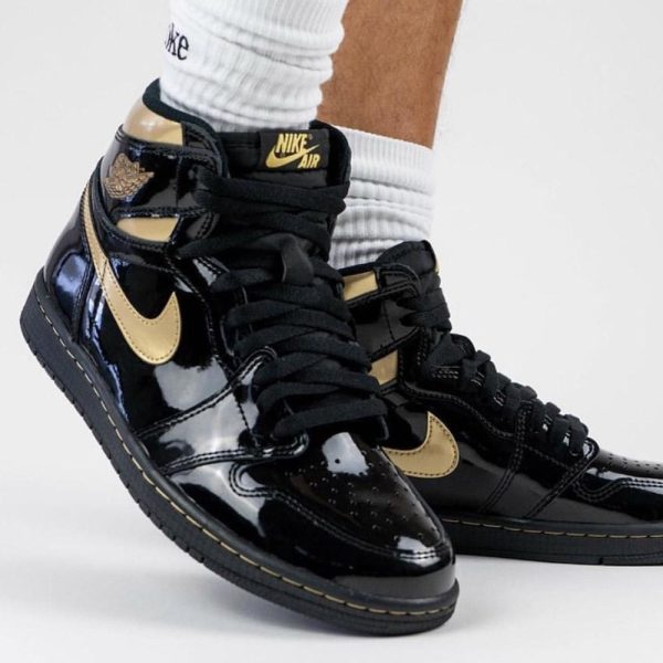 Jordan 1, Air Jordan 1 Retro High OG 'Black Metallic Gold'