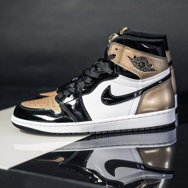 Jordan 1, Air Jordan 1 Retro High OG NRG Gold Toe