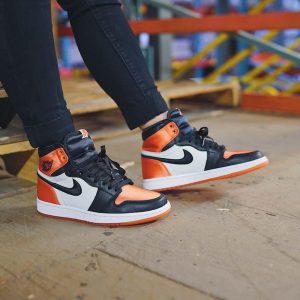 Jordan 1, Air Jordan 1 WMNS Satin 'Shattered Backboard' Orange Black