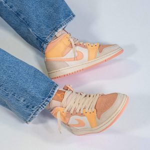 Jordan 1, Air Jordan 1 Wmns Mid 'Apricot'