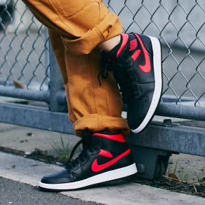 Jordan 1, Air Jordan 1 Wmns Mid 'Siren Red'