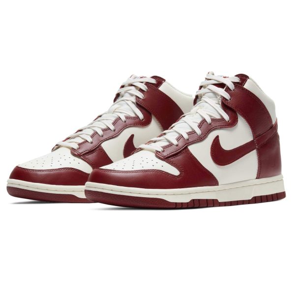 Nike Dunk Trainers, Nike Dunk High Wmns 'Team Red'