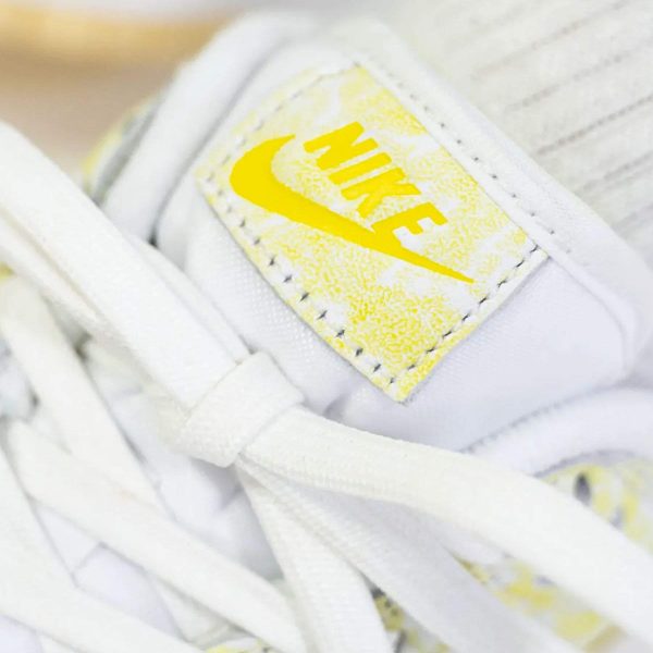 Nike Dunk Trainers, Nike Dunk Low OG Wmns 'Yellow Strike'