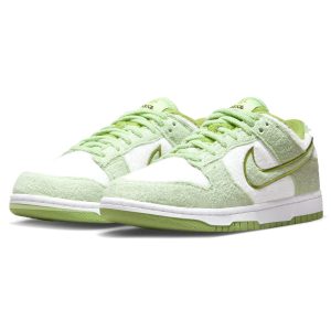 Nike Dunk Trainers, Nike Dunk Low SE Wmns 'Fleece - Honeydew'