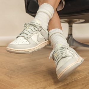 Nike Dunk Trainers, Nike Dunk Low Wmns 'Light Bone'