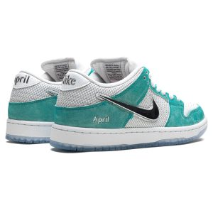 Nike Dunk Trainers, Nike SB Skate Shoes, Nike Dunk SB Low x April Skateboards 'Turbo Green'