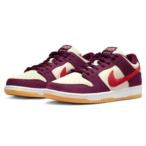 Nike Dunk Trainers, Nike SB Skate Shoes, Nike SB Dunk Low 'Skate Like a Girl'