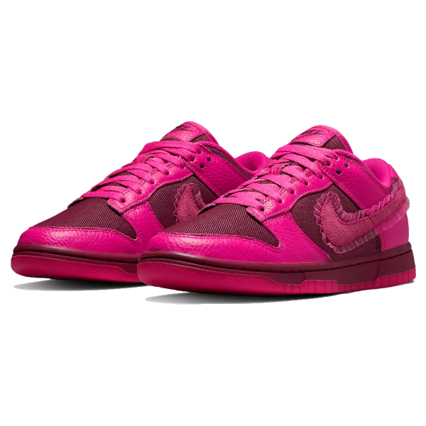 Nike Dunk Trainers, Nike Wmns Dunk Low 'Valentine's Day'