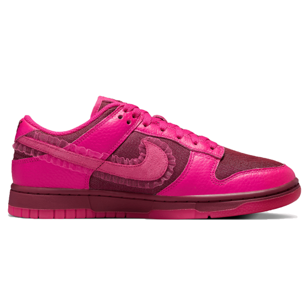 Nike Dunk Trainers, Nike Wmns Dunk Low 'Valentine's Day'