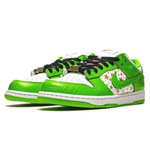 Nike Dunk Trainers, Supreme x Nike Dunk Low OG SB QS 'Mean Green'