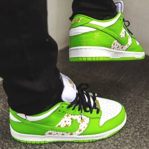 Nike Dunk Trainers, Supreme x Nike Dunk Low OG SB QS 'Mean Green'