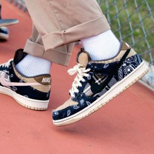 Nike Dunk Trainers, Nike SB Skate Shoes, Travis Scott x Nike SB Dunk Low Cactus Jack